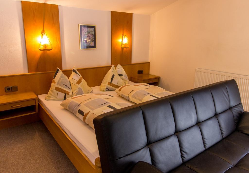 Pension Schweizerhof Waidring Room photo