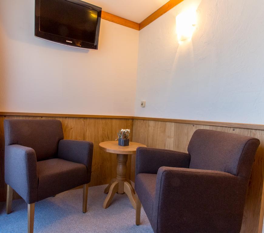 Pension Schweizerhof Waidring Room photo